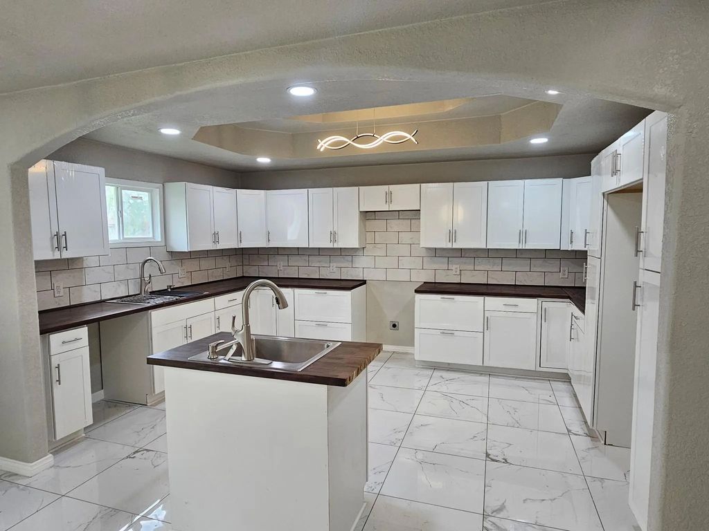 106 Country Club Drive, Marlin