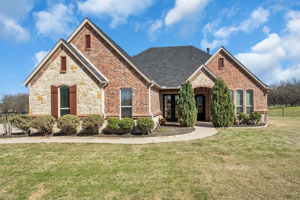 8500 Cobble Stone, Godley