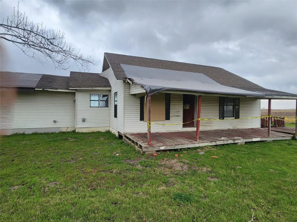 7662 Nw County Road 1300, Barry