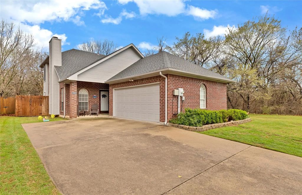 1944 Hobart Lane, Lewisville