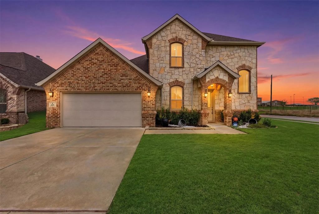 649 Xavier Court, Waxahachie