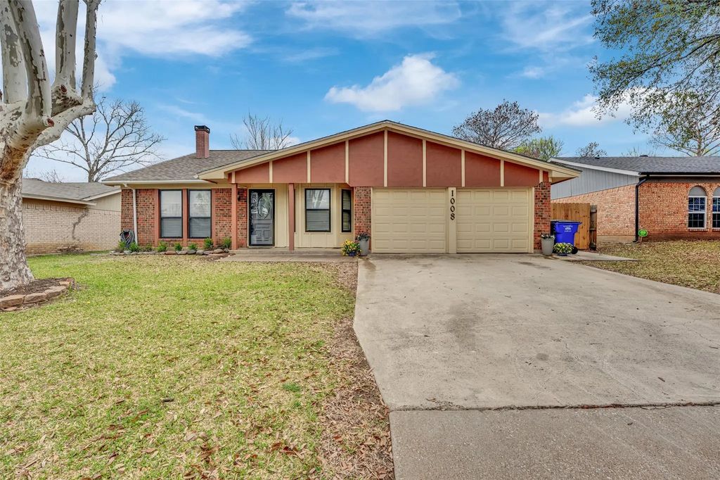 1008 Kay Lynn Street, Mansfield