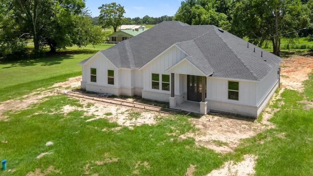 180 Nix Drive, Emory