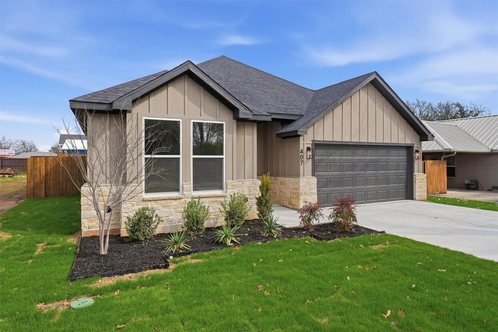 407 E Boyd Avenue, Boyd