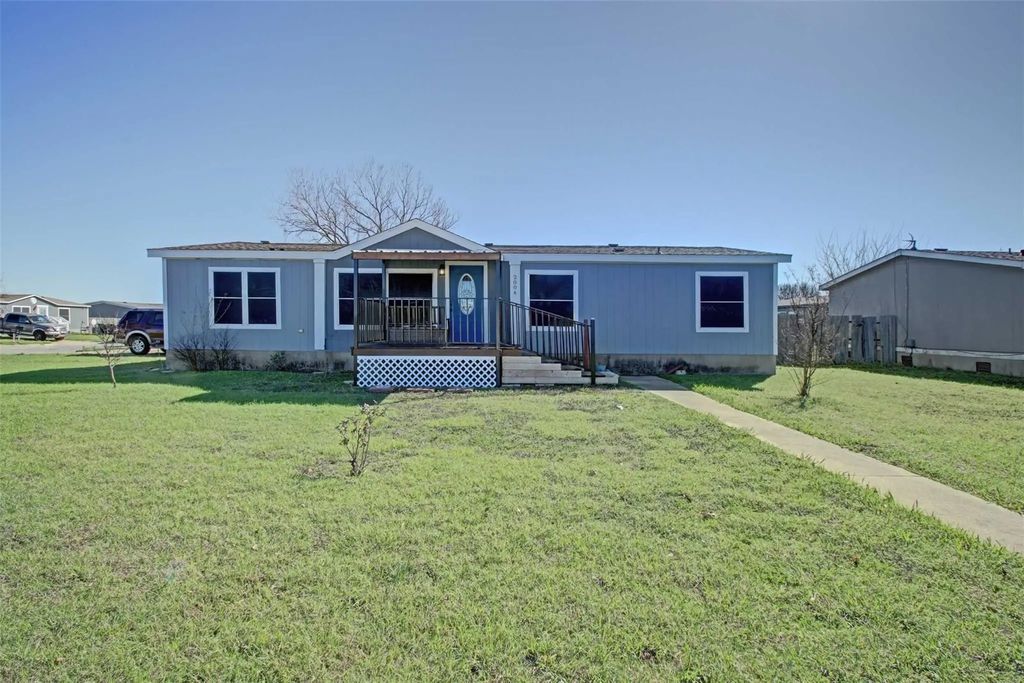 2004 Fall Creek Road, Cleburne