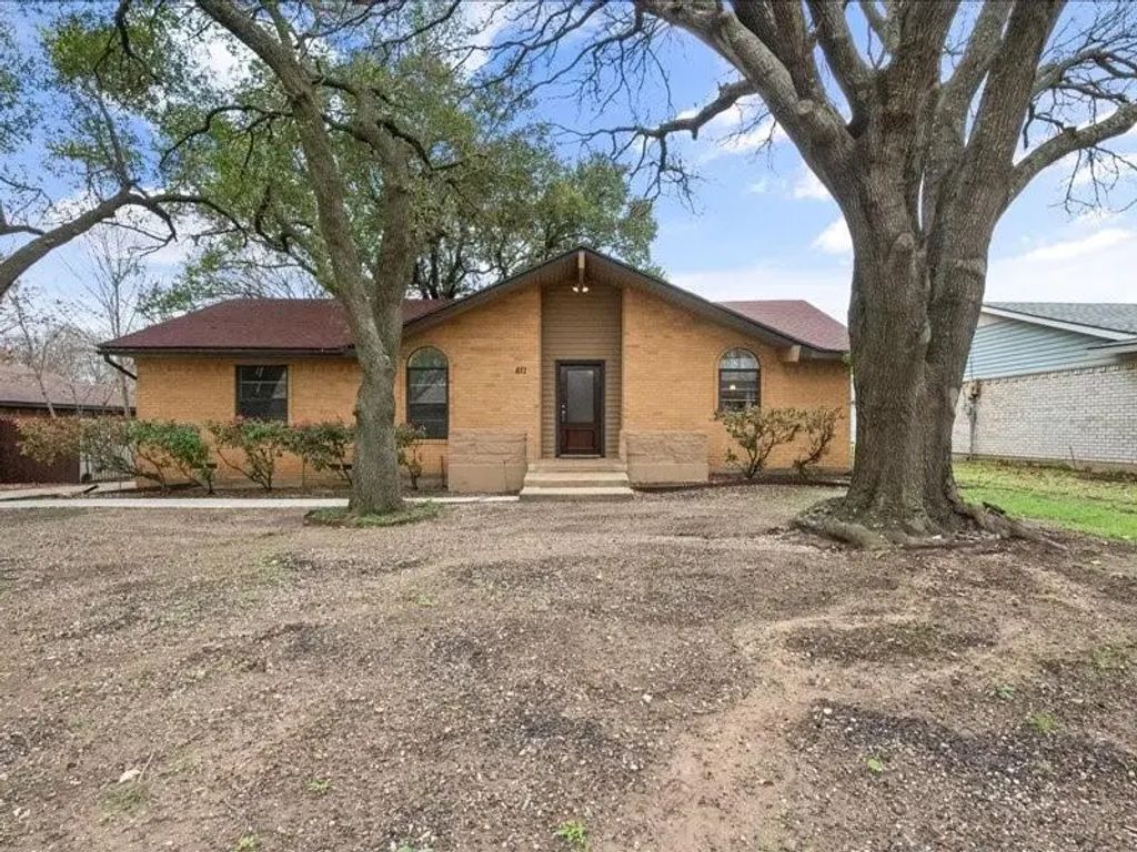 811 Green Pastures Drive, Cedar Hill