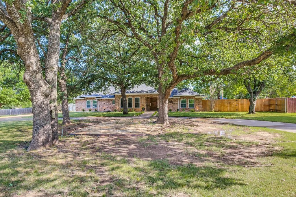 2502 Hillside Court, Southlake