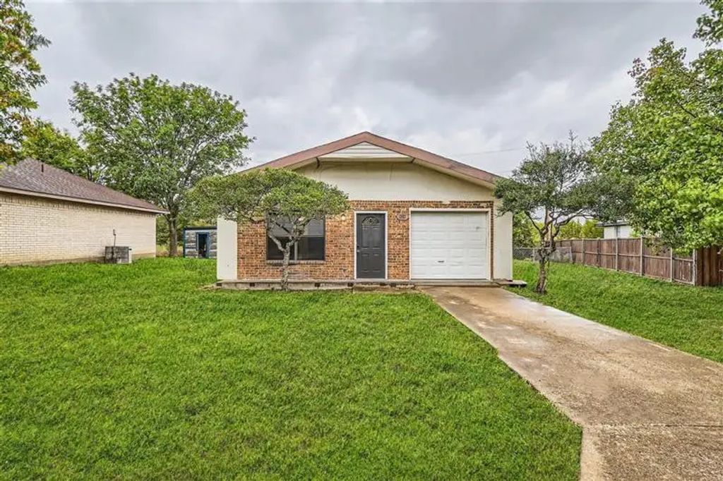 806 Prairie Creek Drive, Princeton
