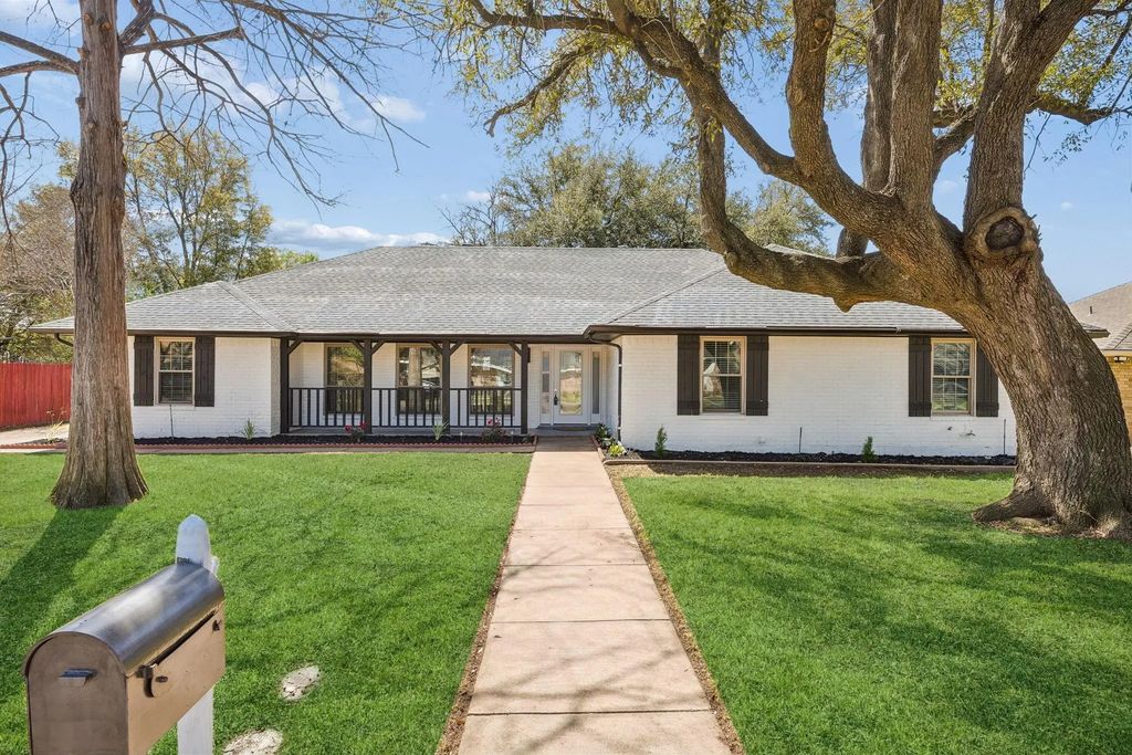 904 Bert Drive, Arlington