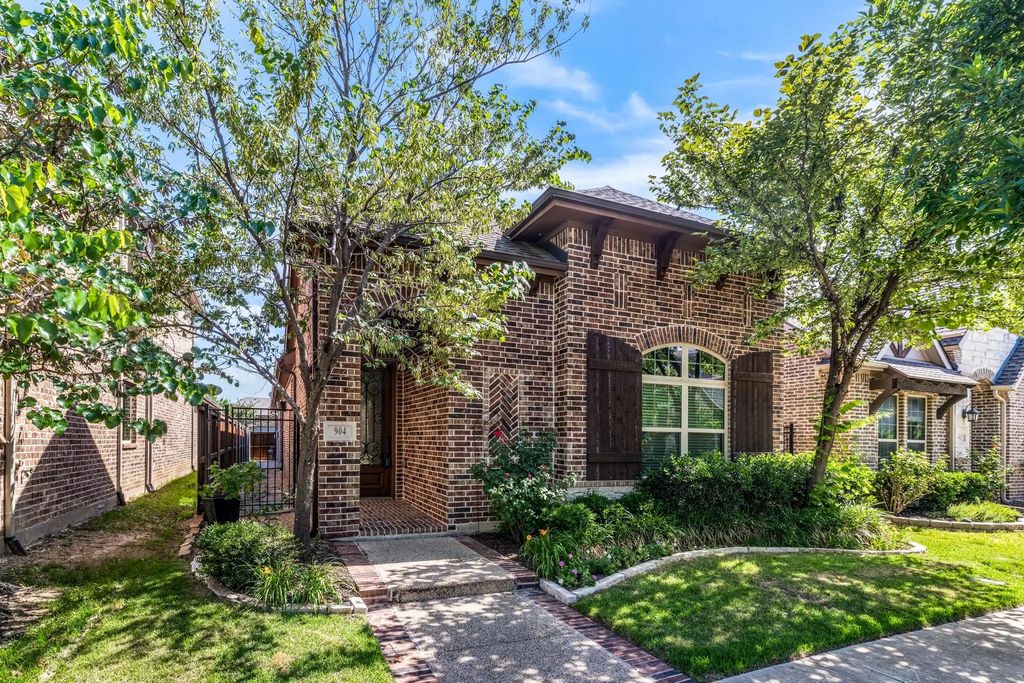 904 Enchanted Wood Drive, Arlington