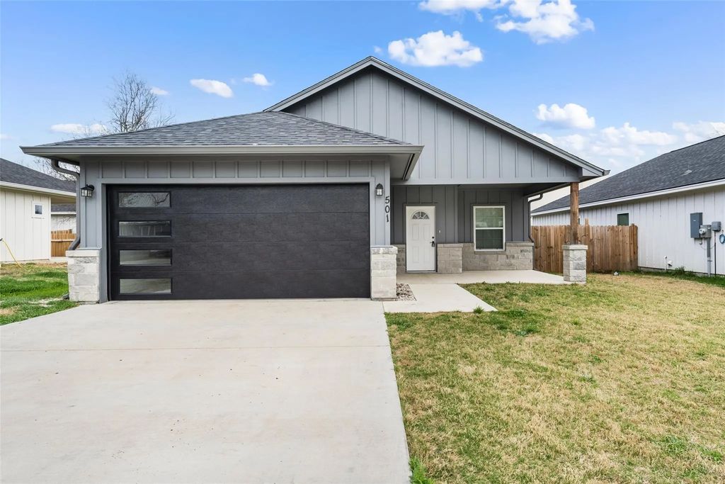501 Avenue A, Moody