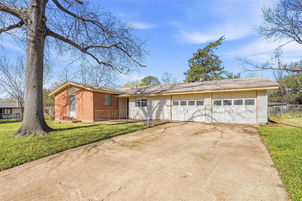 3411 Bryn Mawr Drive, Irving