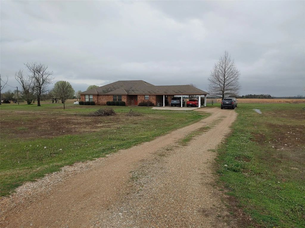 84 County Road 33590, Sumner