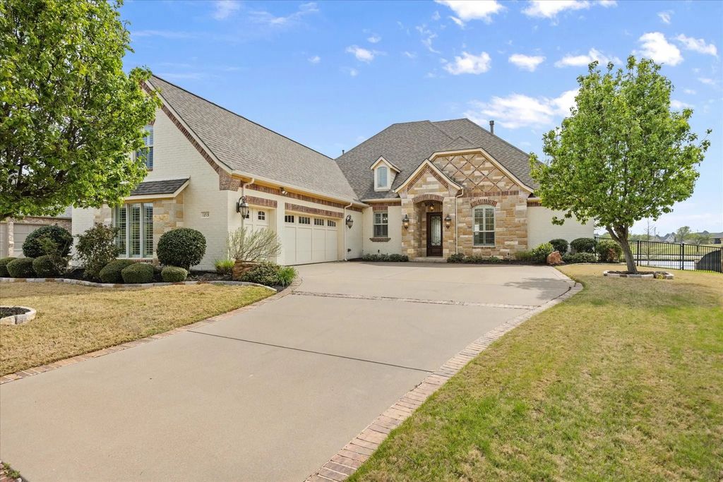 1213 Prestwick Court, Granbury