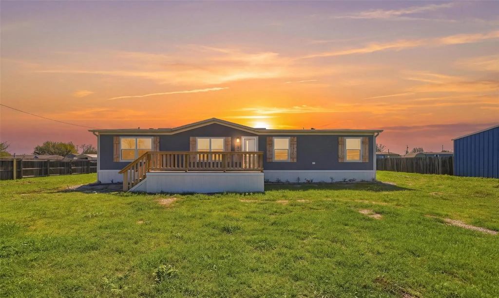 2504 Willow Oak Lane, Burleson