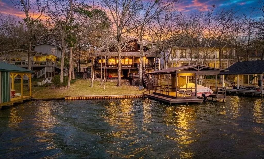 542 Hideaway Lane E, Hideaway