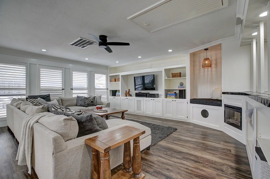 1413 Wagonwheel Court, Irving