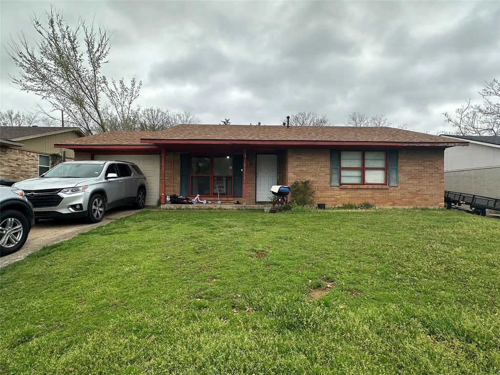 513 Joy Lane, Denison