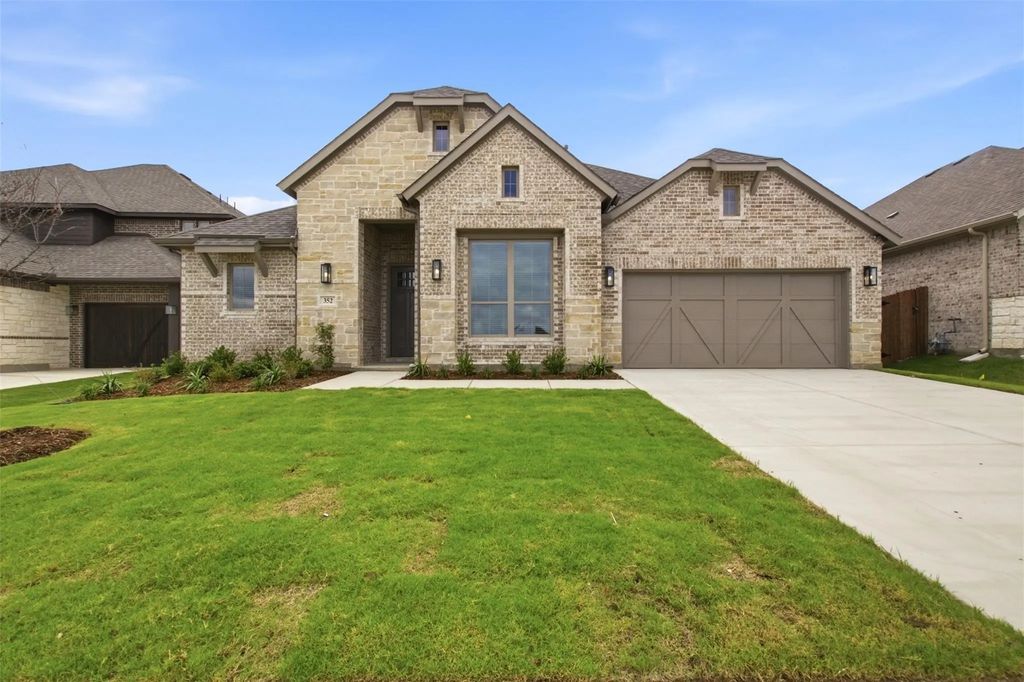 352 Alina Drive, Burleson