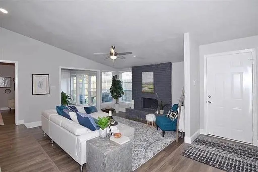 3105 Medina Street, Irving