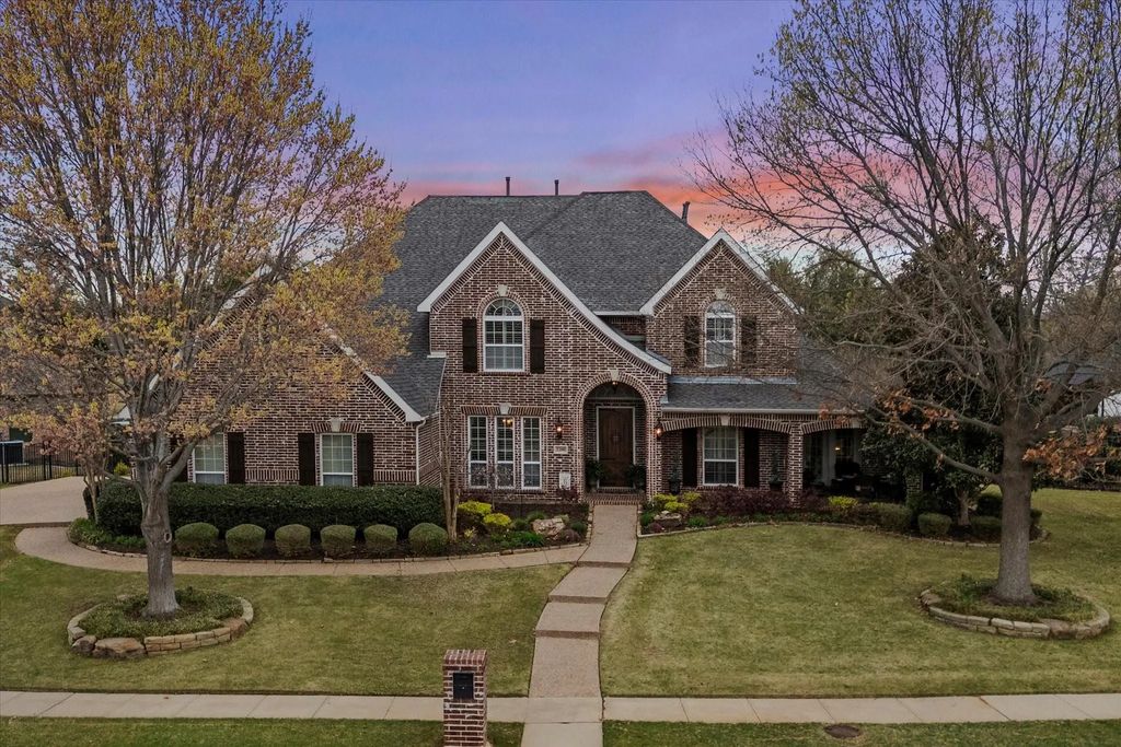 2200 Roadrunner Drive, Flower Mound