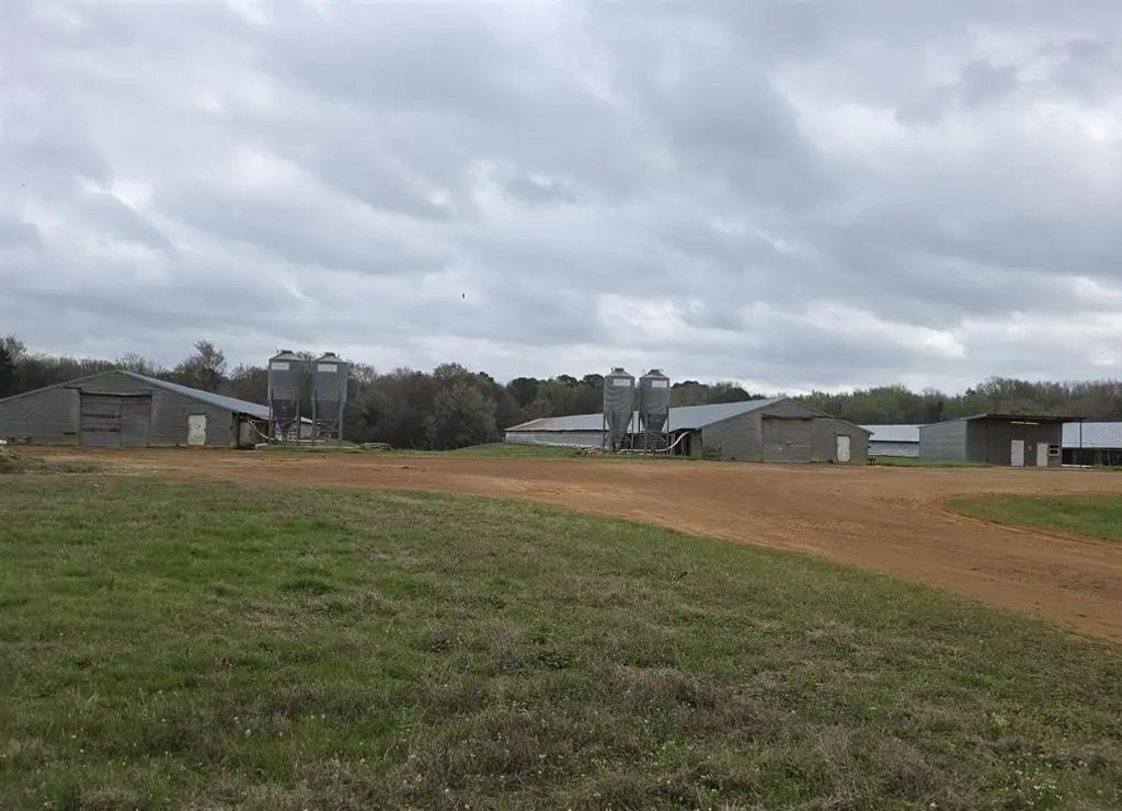 1886 Opossum Rd, Pittsburg