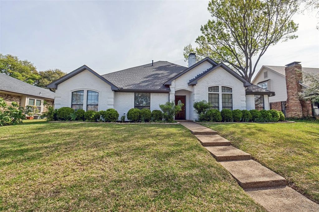 10220 Shadow Way, Dallas