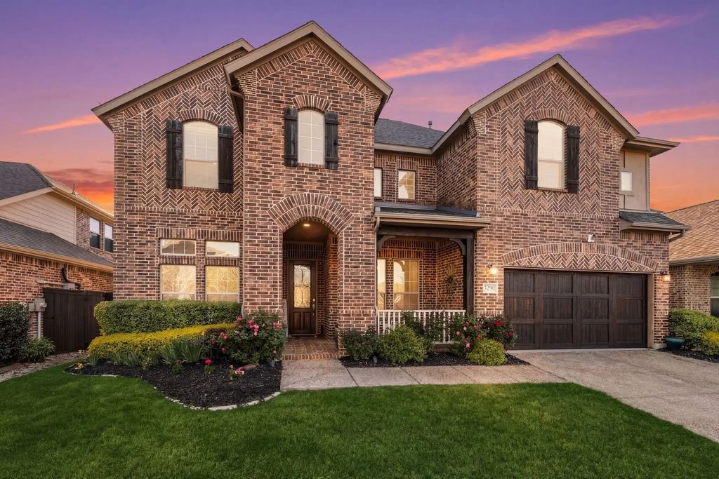 1601 Abercorn Lane, Aubrey