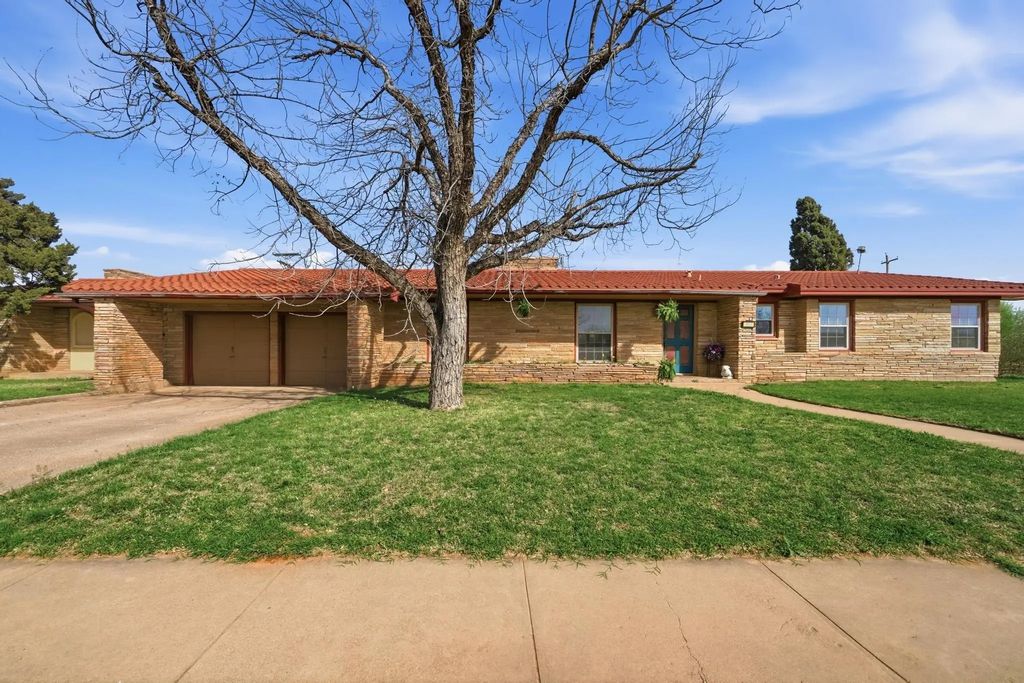 1331 Avenue O, Anson