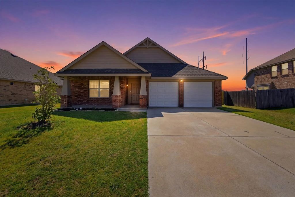 125 Cantle, Waxahachie