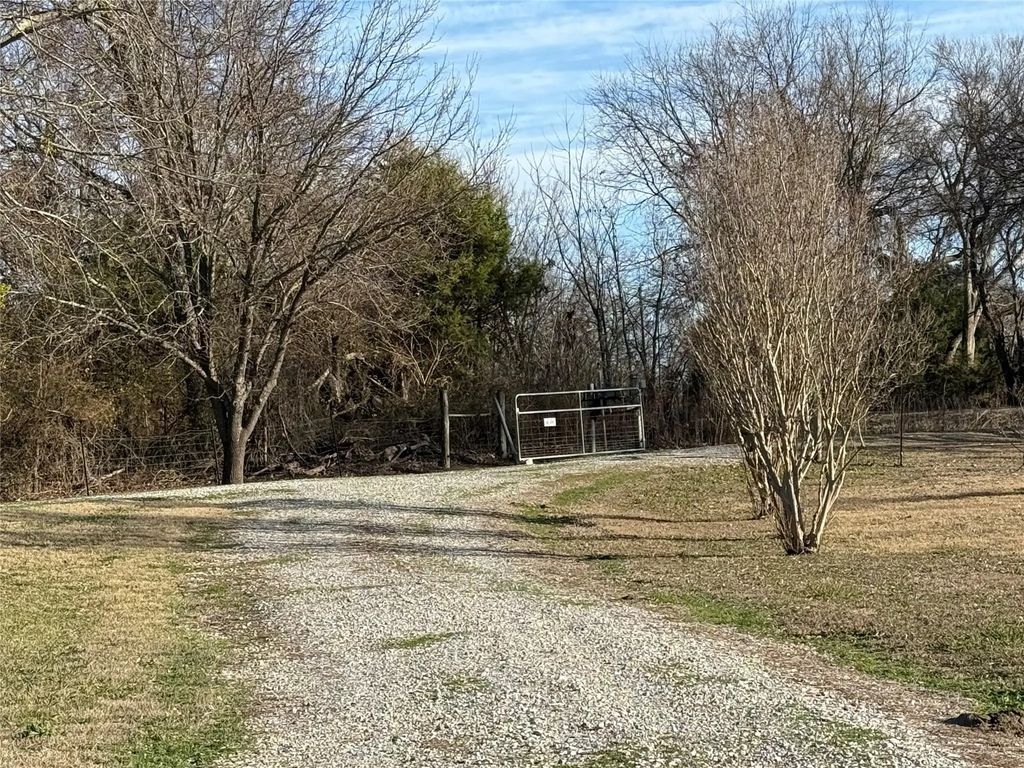 7187 County Road 1037, Blue Ridge