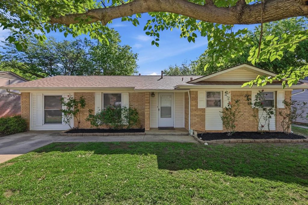 3820 Titan Trail, Denton