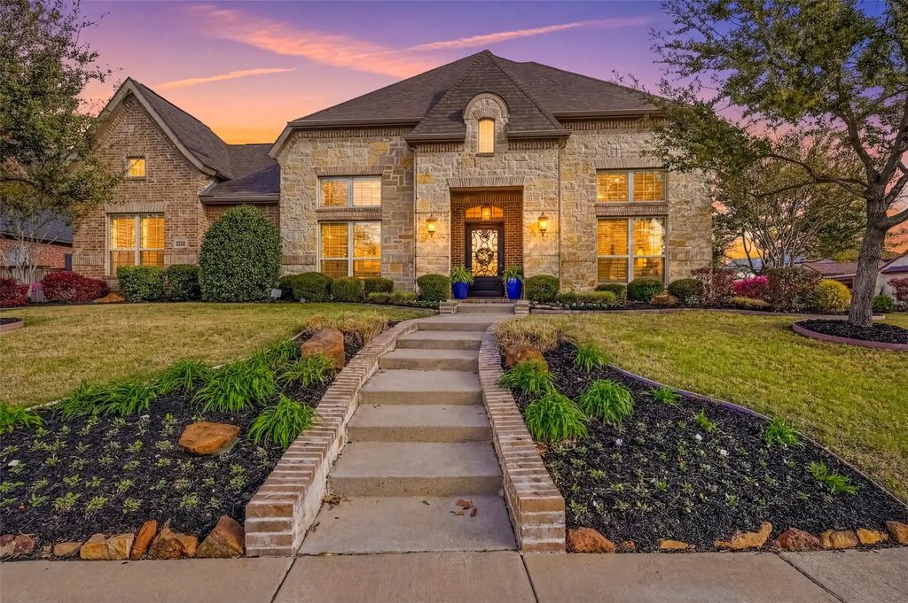 100 Waterfall Court, Colleyville