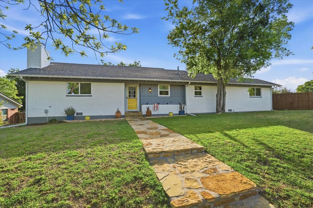1307 Bois D Arc Street, Weatherford