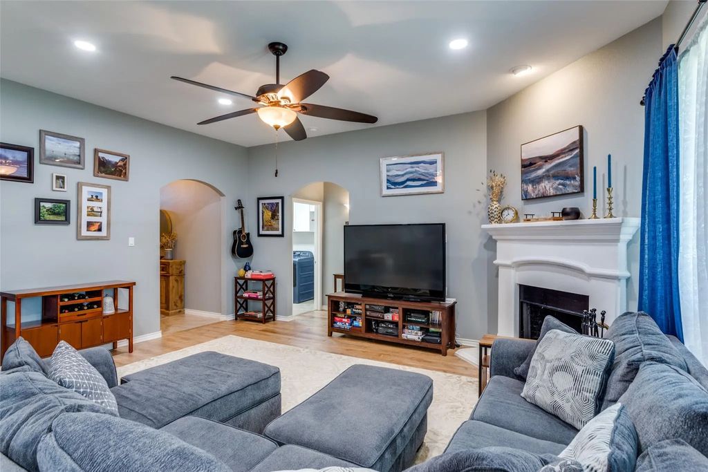 9209 Hunters Court, White Settlement