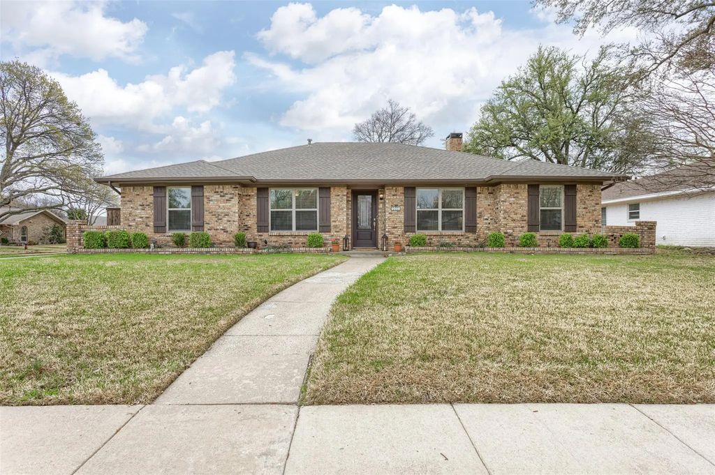 2400 Windsor Place, Plano