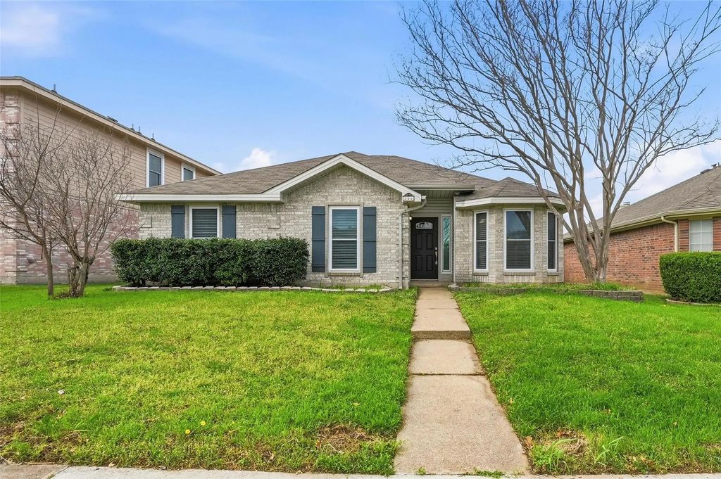 806 Springfield Drive, Cedar Hill