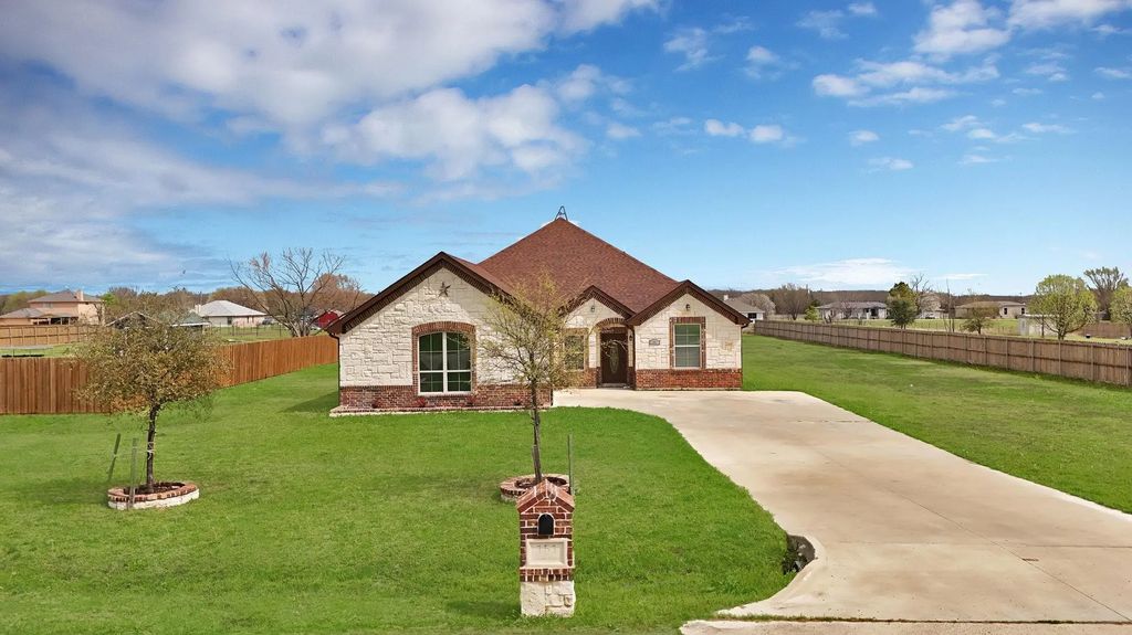 151 Crump Circle, Red Oak