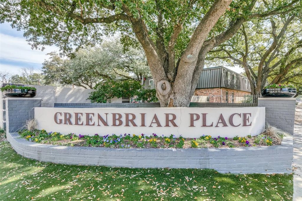 5322 Fleetwood Oaks Avenue 242, Dallas