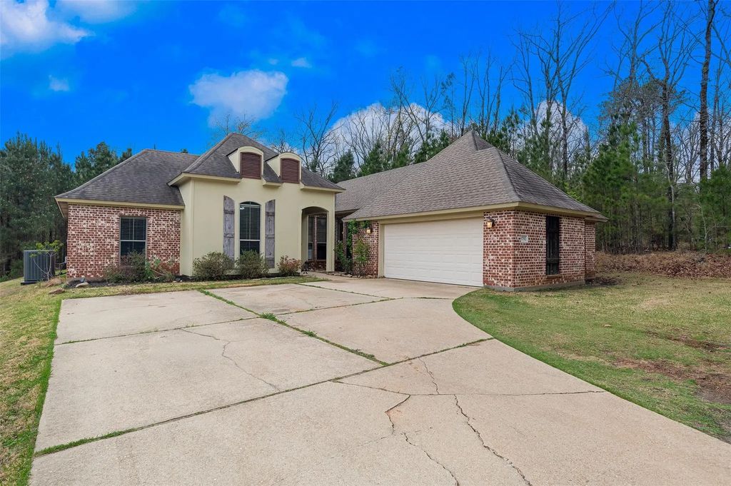 3792 Lakeside Drive, Shreveport