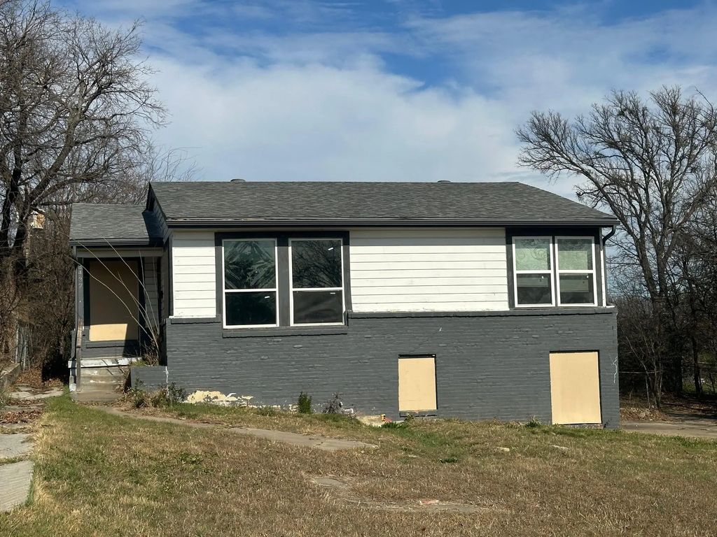 2437 Alloway Drive, Fort Worth