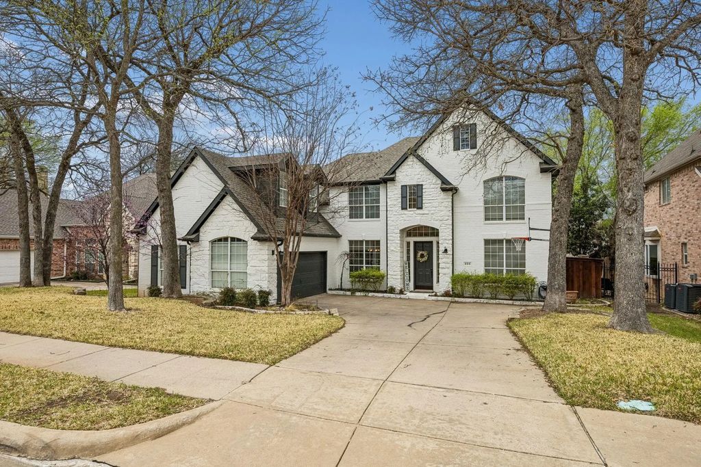 808 Edgewood Drive, Keller