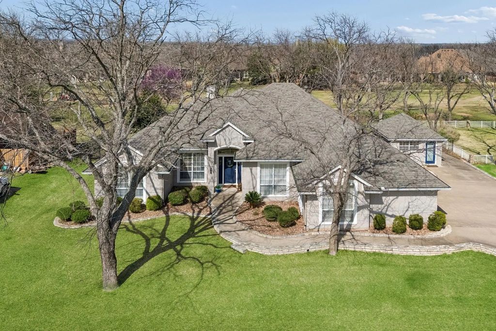 5704 Nutcracker Drive, Granbury