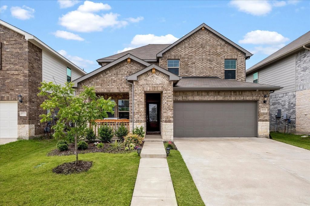 5223 Amistad Avenue, Royse City