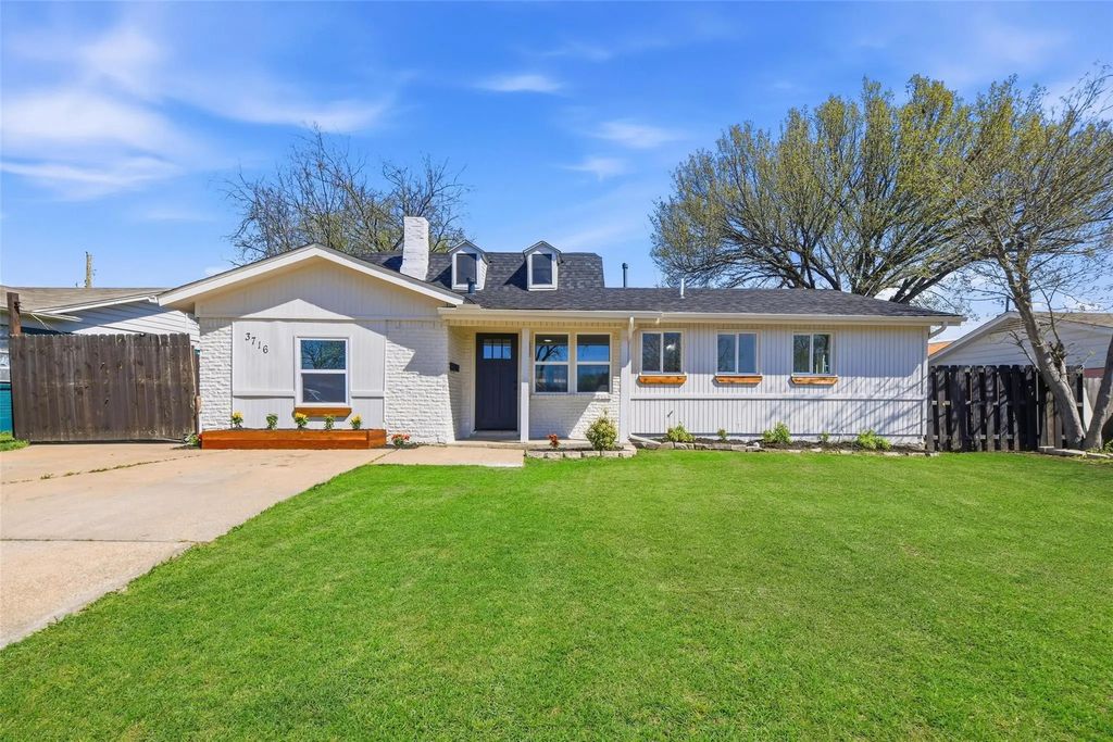 3716 Aurora Street, Haltom City