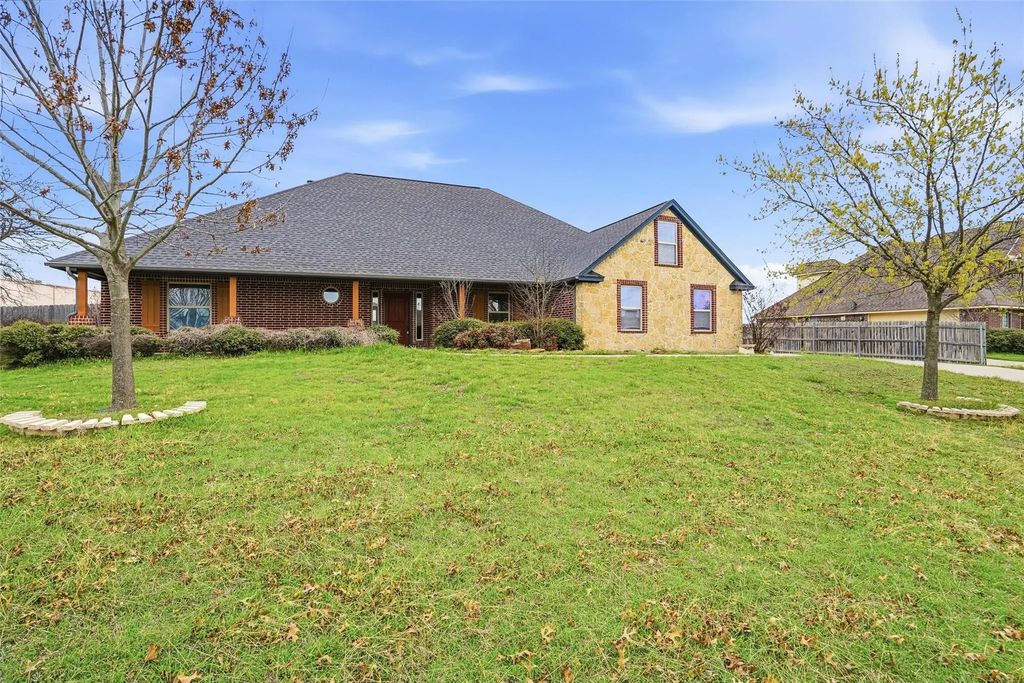 1412 Wedgewood Drive, Cleburne