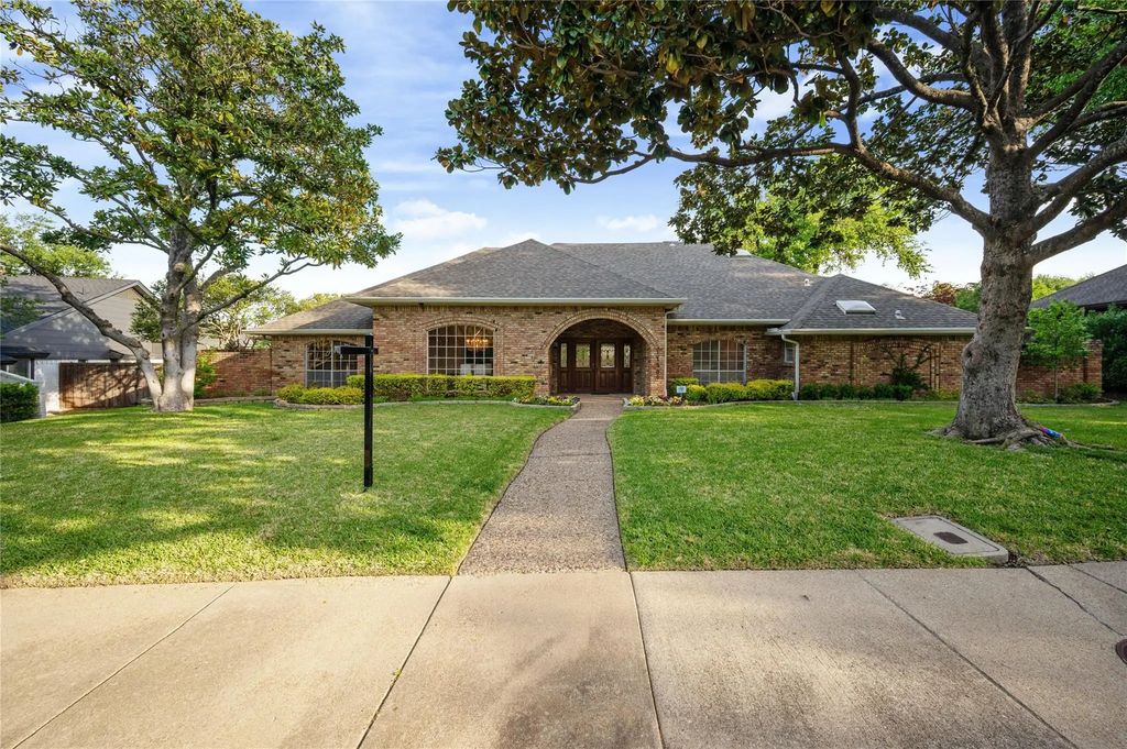 17209 Graystone Drive, Dallas