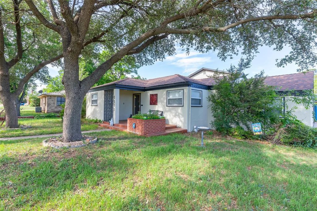 1111 Beall Street, Sweetwater