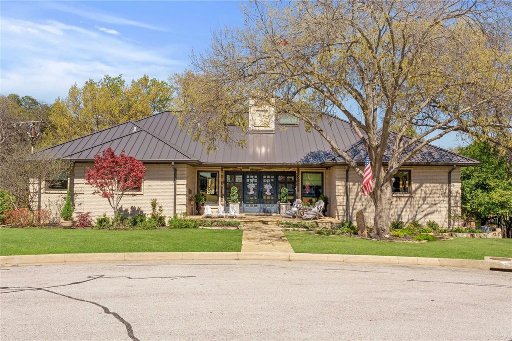 4304 Briarhaven Road, Fort Worth