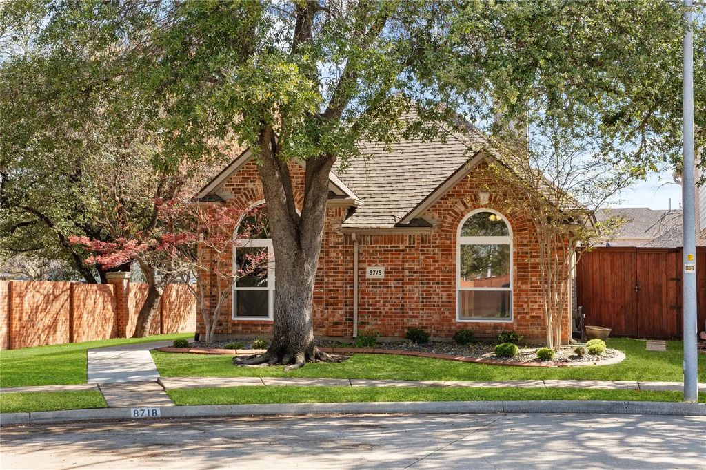 8718 Falls Road, Irving